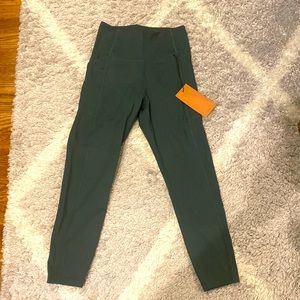 NWT Girlfriend Collective Moss Compression Pocket Legging, size small